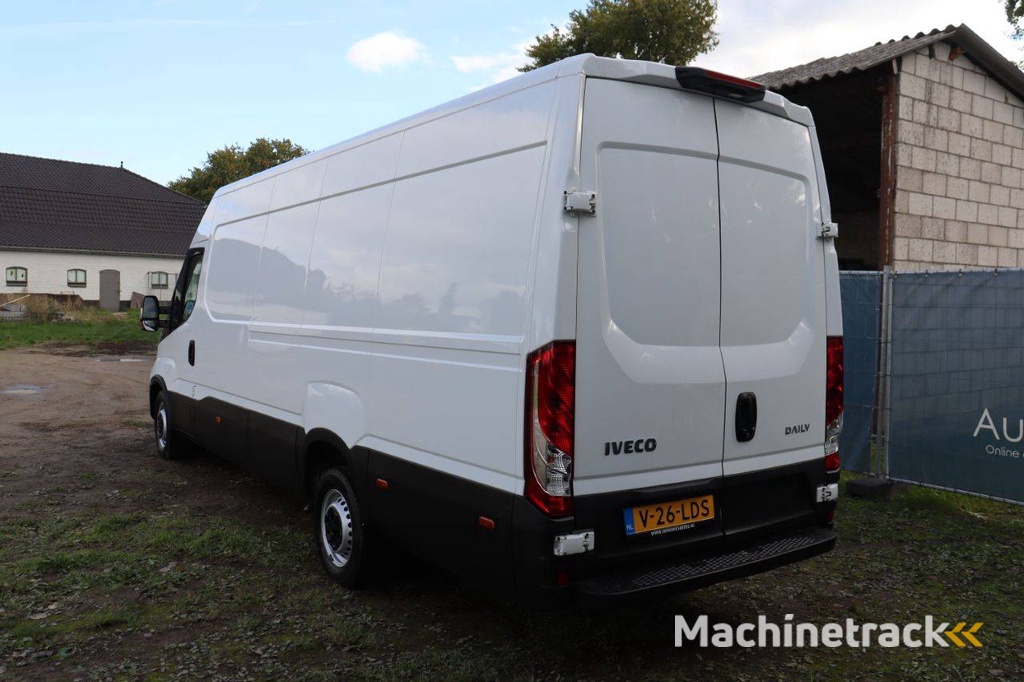 Bestelwagen Iveco Daily van; Model Type: TS35SC2AA Diesel 2007