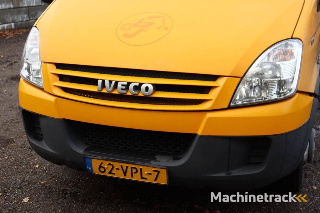 Autotransporter Iveco Daily 35C15 Diesel 146pk 2008 met semi-dieplader