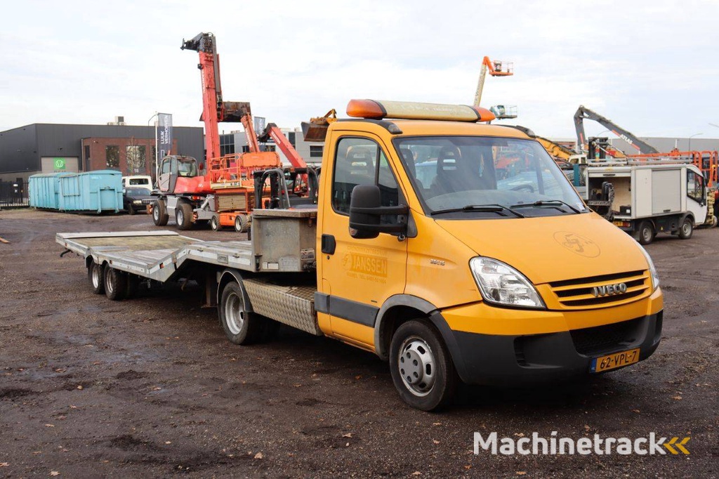 Autotransporter Iveco Daily 35C15 Diesel 146pk 2008 met semi-dieplader