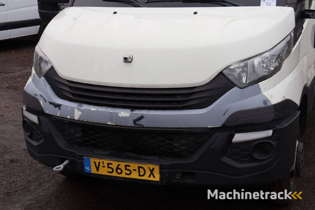Trekker Iveco Daily 50C18 Diesel 180pk 2017 met oplegger Veldhuizen