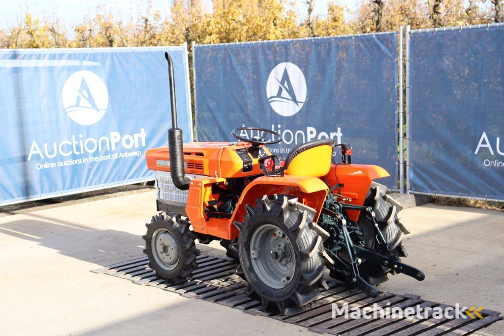 Minitractor Kubota B1400DT Diesel 14pk  Refit