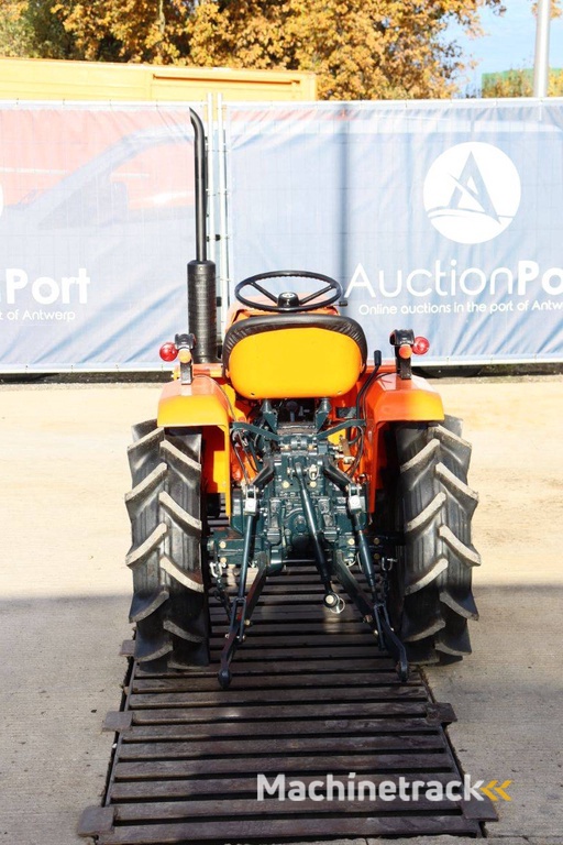 Minitractor Kubota B1400DT Diesel 14pk  Refit