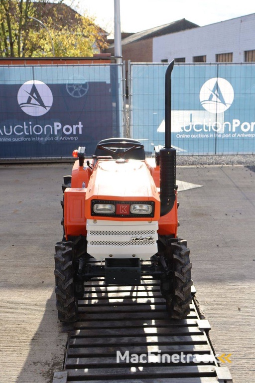 Minitractor Kubota B1400DT Diesel 14pk  Refit