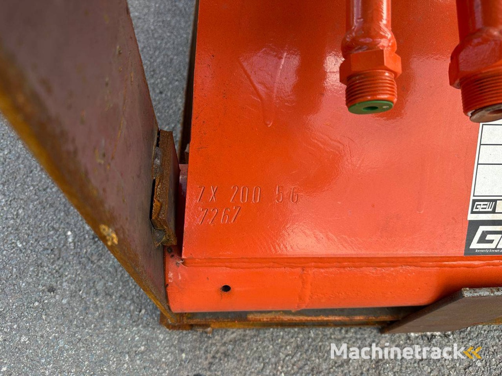 Long Reach Hitachi ZX200 2025 Nieuw