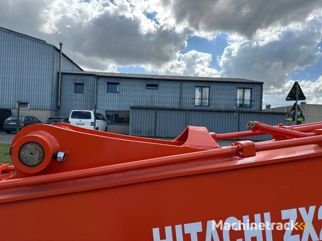 Long Reach Hitachi ZX200 2025 Nieuw