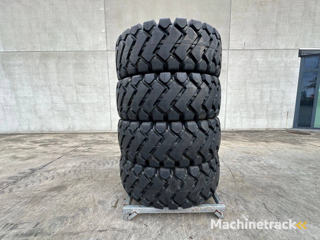 Partij Banden Forcestone 23.5-25 4 stuks Nieuw