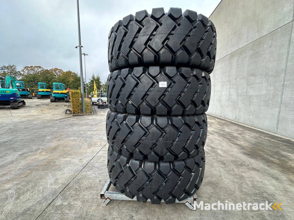 Partij Banden Forcestone 23.5-25 4 stuks Nieuw