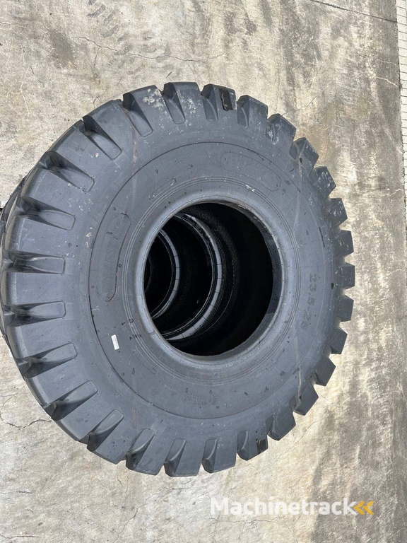 Partij Banden Forcestone 23.5-25 4 stuks Nieuw