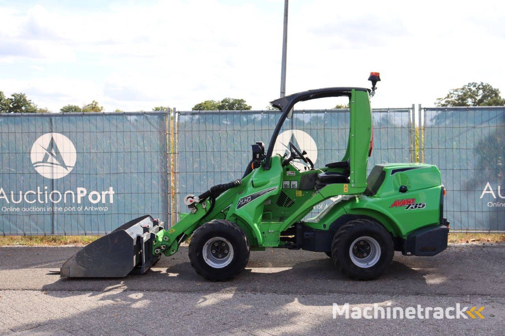 Kniklader Avant M735 Diesel 19kW 2021