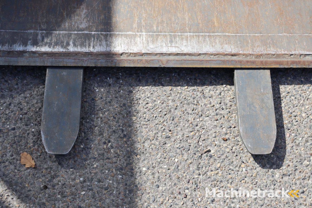 Kniklader Avant M735 Diesel 19kW 2021