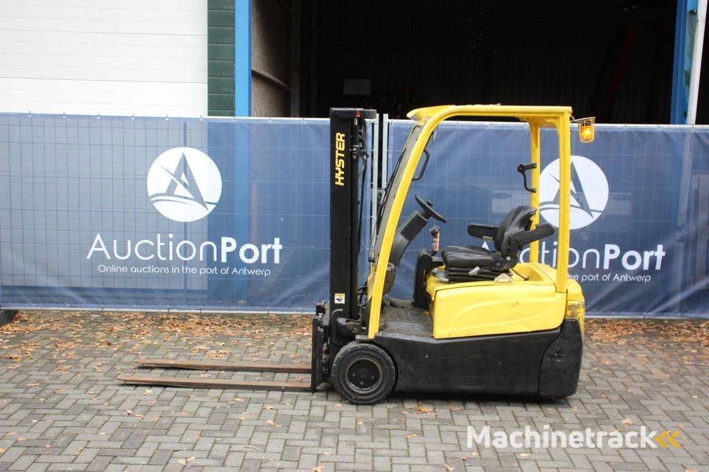 Hyster J1.8XNT MWB Electric Forklift 1750kg 4.6m 2013