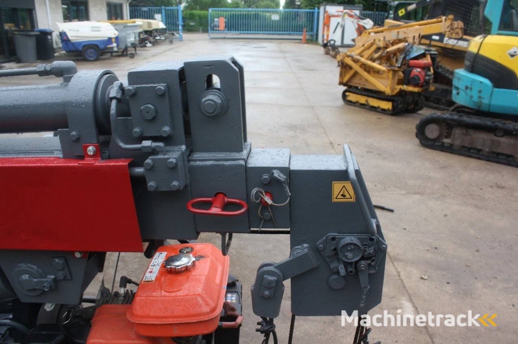 Hijskraan Takeuchi TC205 Benzine 2000kg 7m