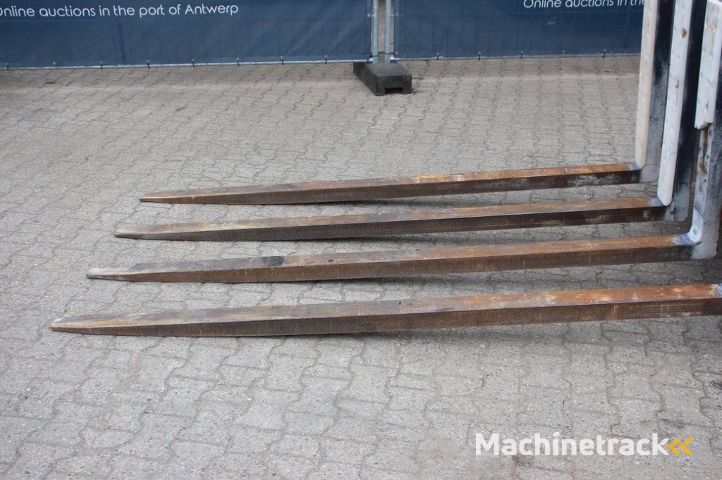 Forklift Hyundai 80D-9 Diesel 8000kg 5.5m