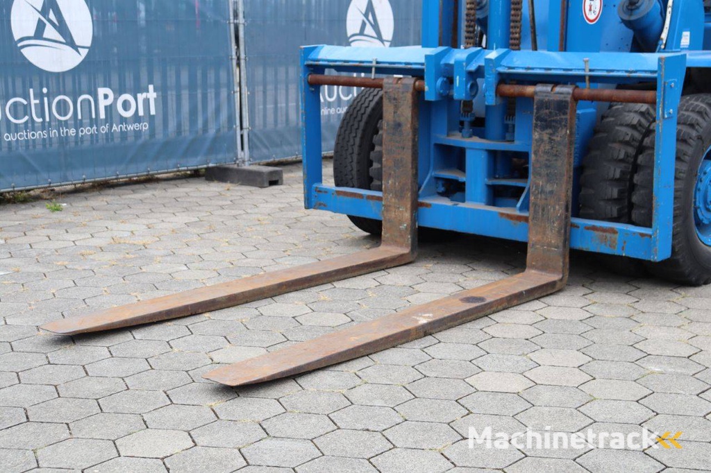 Forklift Clark DCY 160 Diesel 7258kg 5.33m