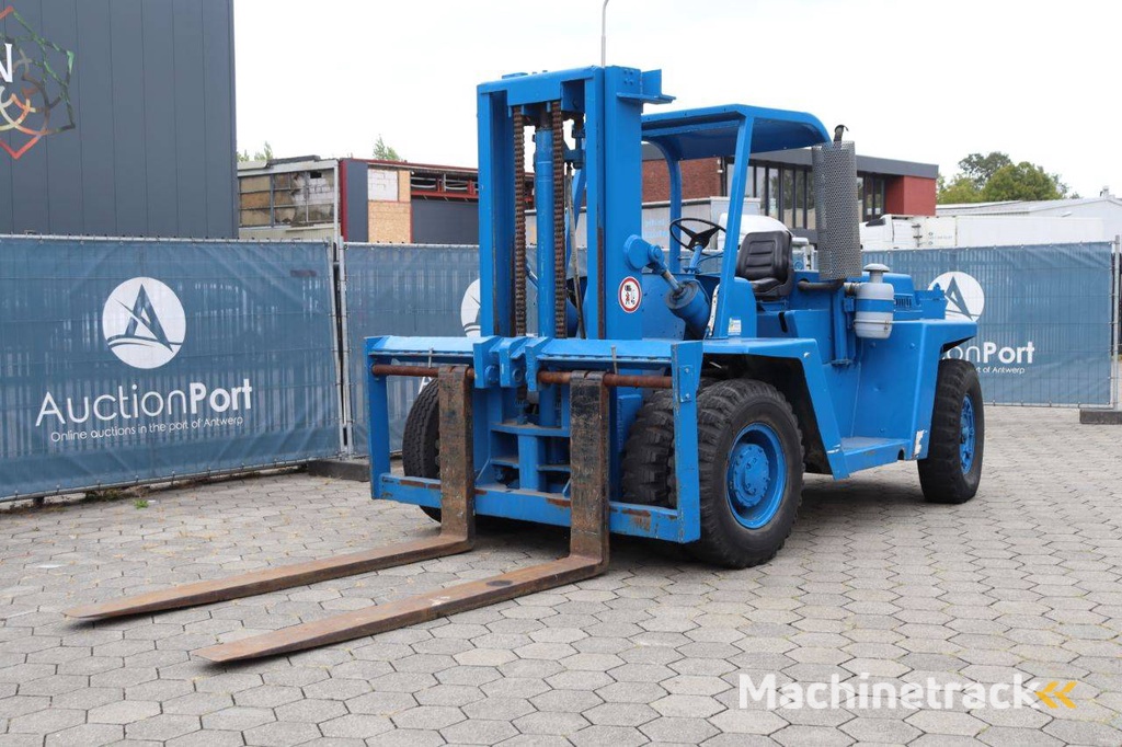 Forklift Clark DCY 160 Diesel 7258kg 5.33m