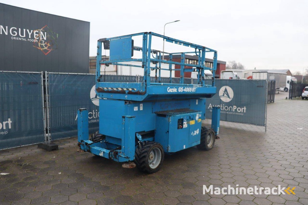 Schaarhoogwerker Genie GS-4069 RT Diesel 14.12m