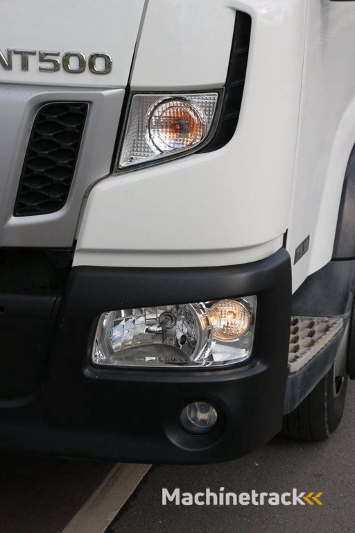 Truck Tipper Nissan NT500 Diesel
