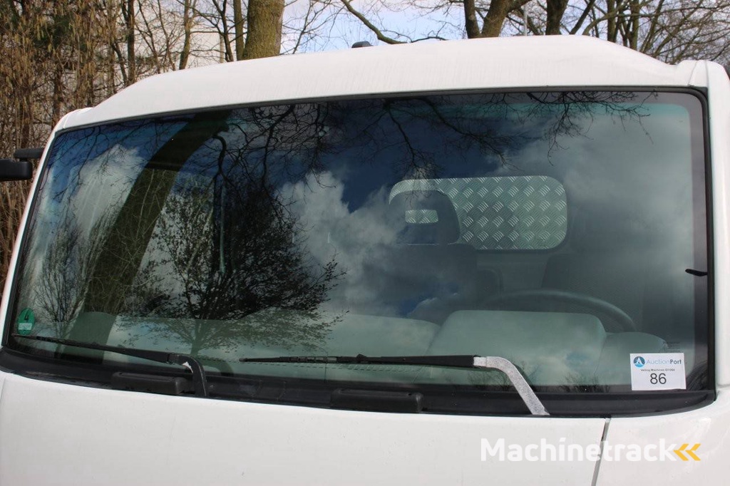 Truck Tipper Nissan NT500 Diesel