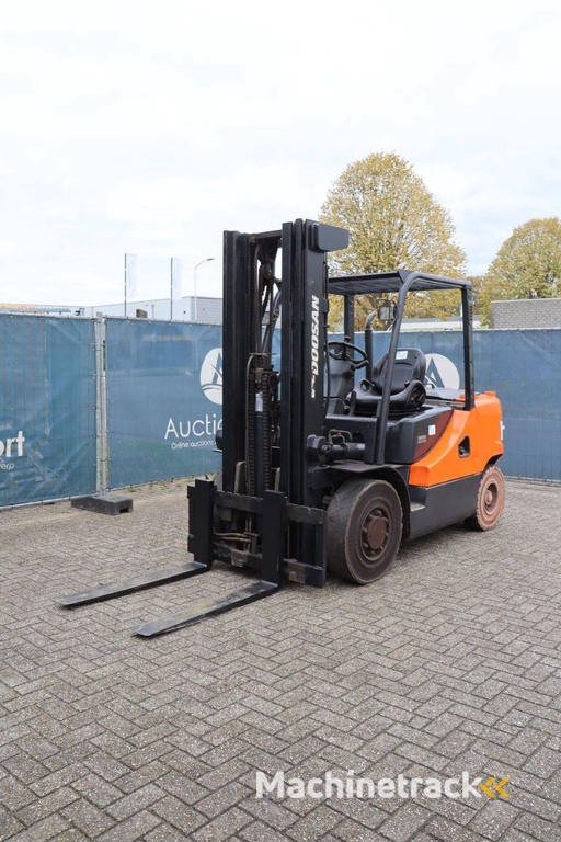Forklift Doosan NVS000PC Diesel