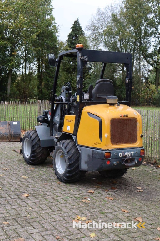 Kniklader Giant V452T Diesel 33kW 2010