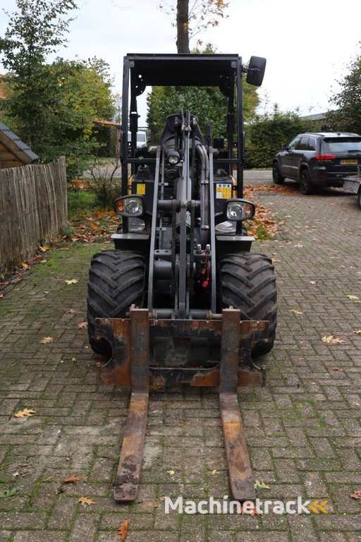 Kniklader Giant V452T Diesel 33kW 2010