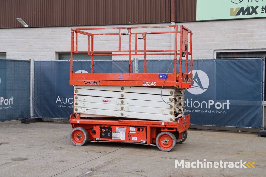 Schaarlift Snorkel S3246 Elektrisch 11.8m 2005