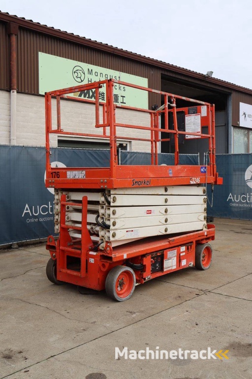 Schaarlift Snorkel S3246 Elektrisch 11.8m 2005