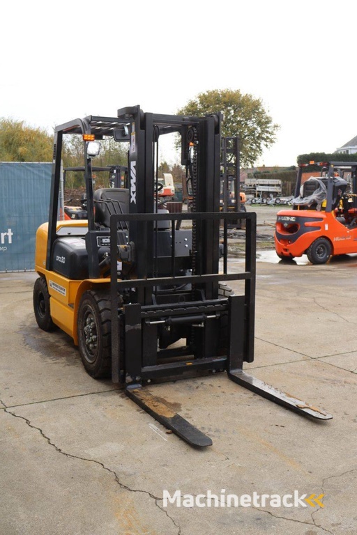 Forklift VMAX CPCD30 Diesel 3000kg 3.0m 2024 New