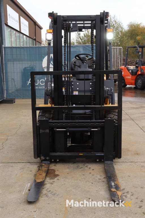 Forklift VMAX CPCD30 Diesel 3000kg 3.0m 2024 New