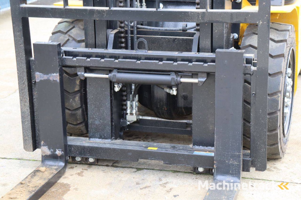 Forklift VMAX CPCD30 Diesel 3000kg 3.0m 2024 New