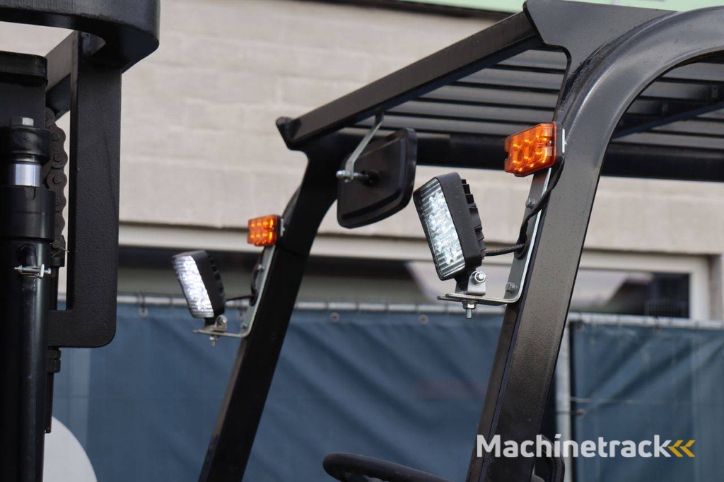 Forklift VMAX CPCD30 Diesel 3000kg 3.0m 2024 New