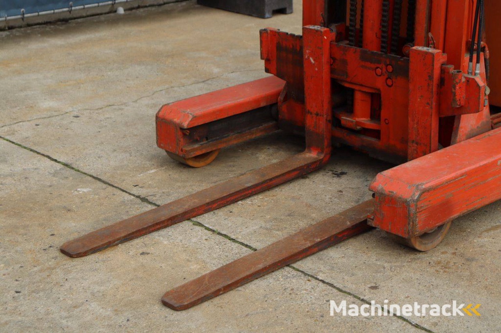 Reach truck BT BTRT 1350/9 Electric 1350kg 5.7m 1979