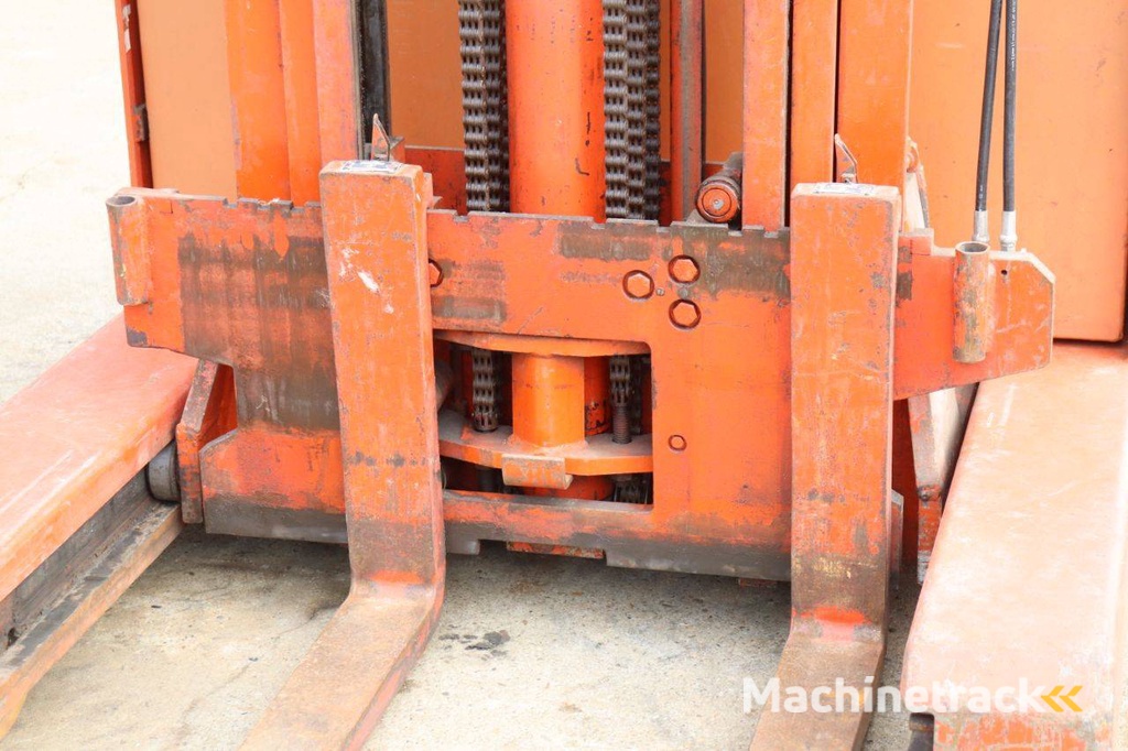 Reach truck BT BTRT 1350/9 Electric 1350kg 5.7m 1979