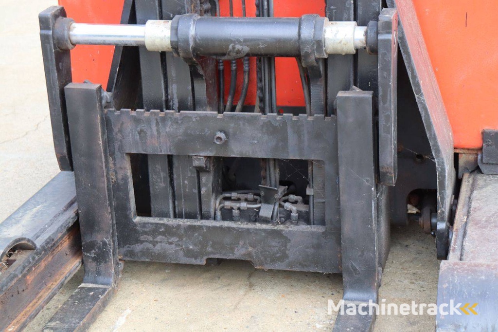 Reach truck Linde R16 Electric 1600kg 4.7m 1997