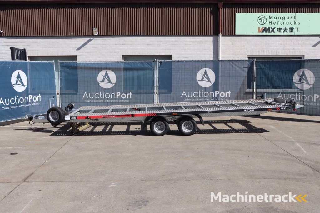 Kantelbare Autotransporter Lorries 2700RT Nieuw