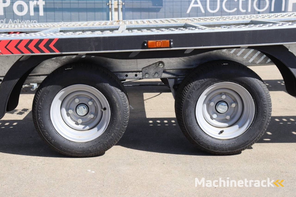 Kantelbare Autotransporter Lorries 2700RT Nieuw