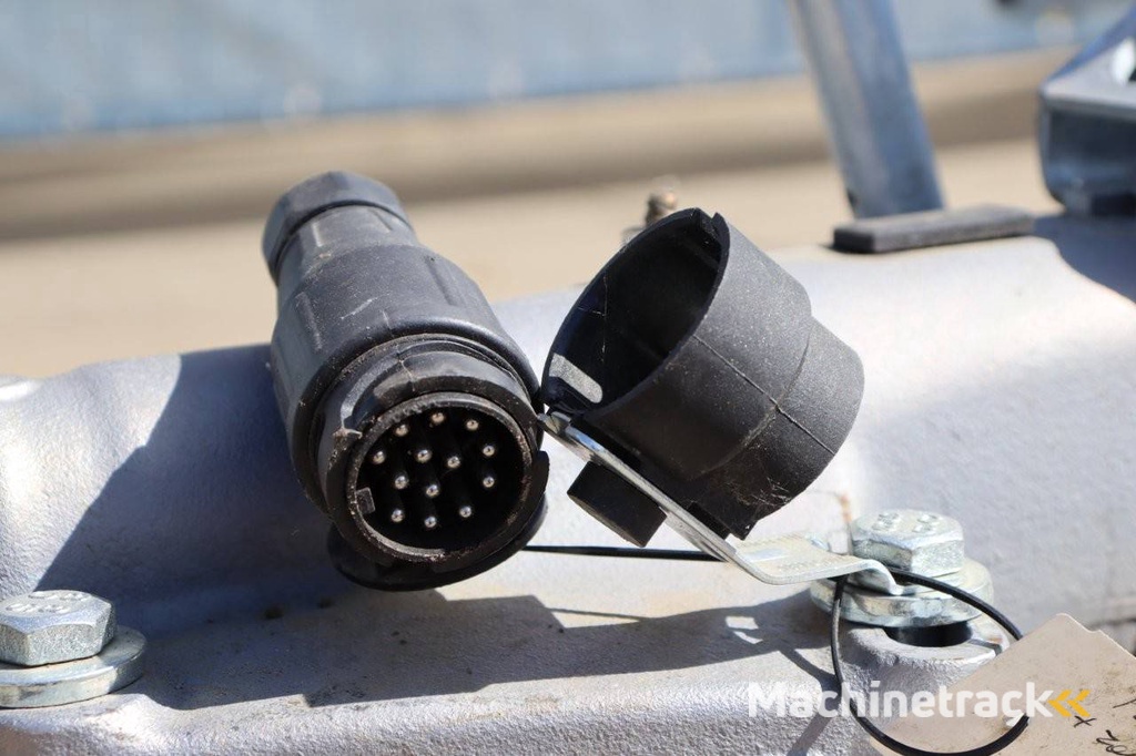 Kippbarer Autotransporter LKW 3000RT Neu