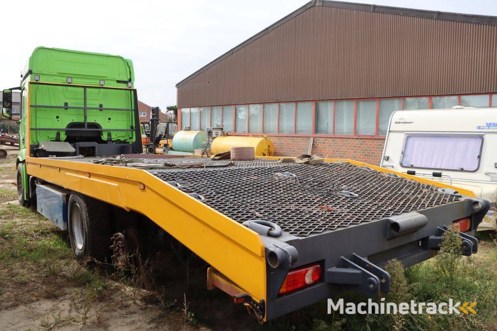 Vrachtwagen Mercedes-Benz Actros 2551 Diesel 2017