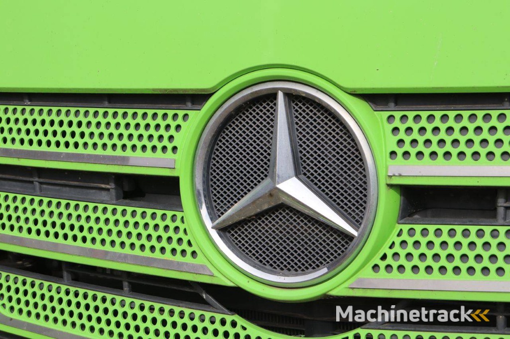 Vrachtwagen Mercedes-Benz Actros 2551 Diesel 2017