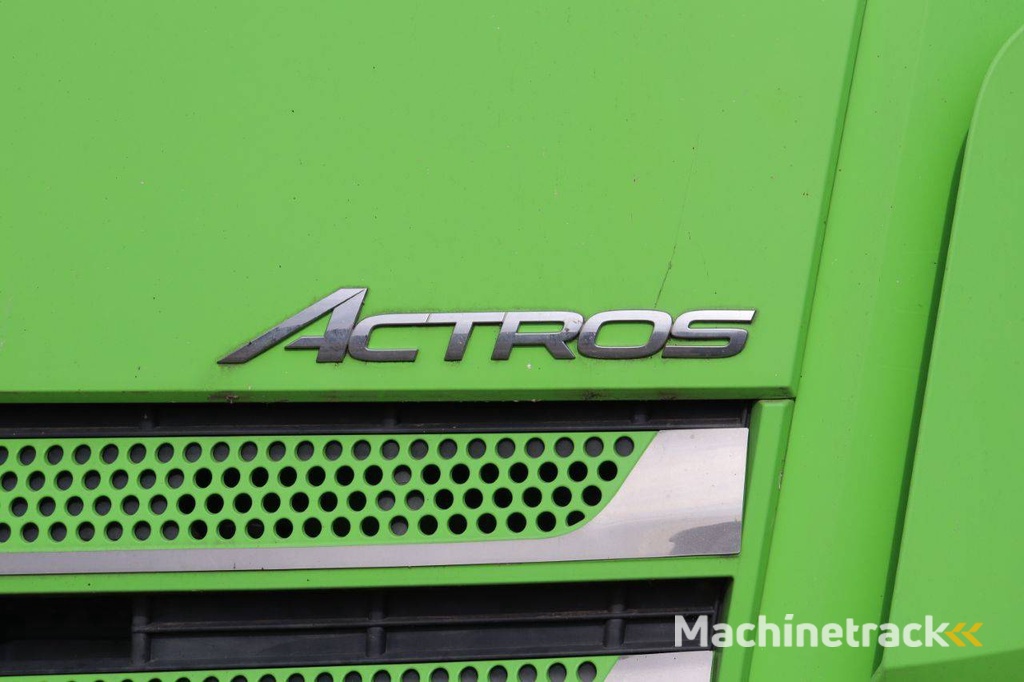 Vrachtwagen Mercedes-Benz Actros 2551 Diesel 2017