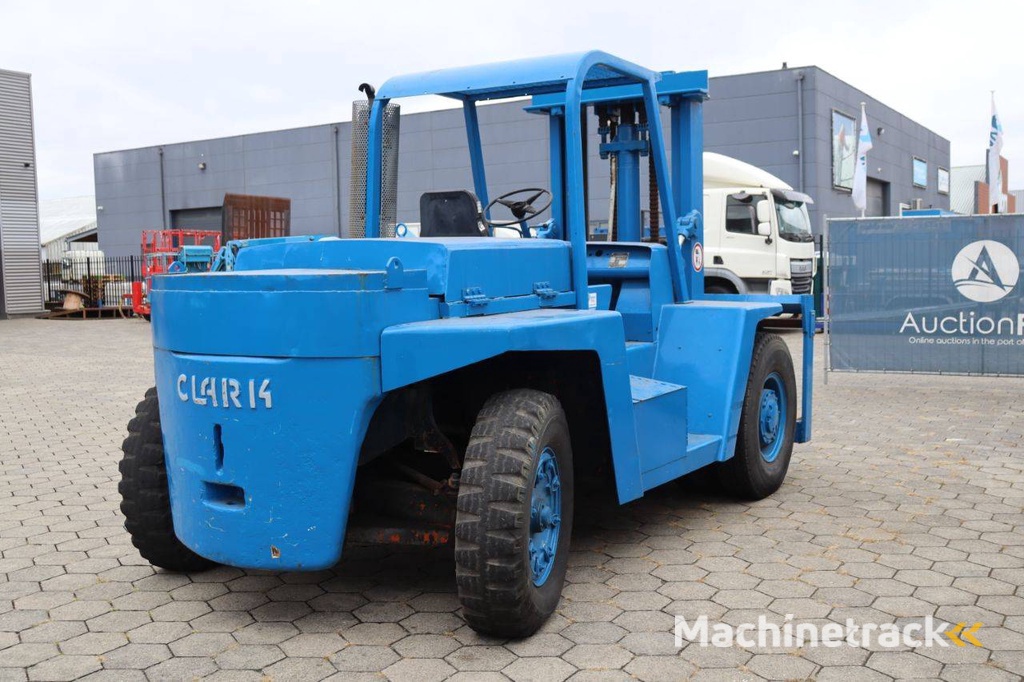 Forklift Clark DCY 160 Diesel 7258kg 5.33m