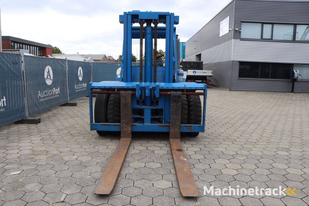 Forklift Clark DCY 160 Diesel 7258kg 5.33m