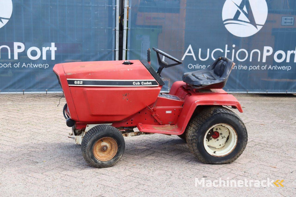 Minitractor Cub Cadet 682 Diesel 17pk