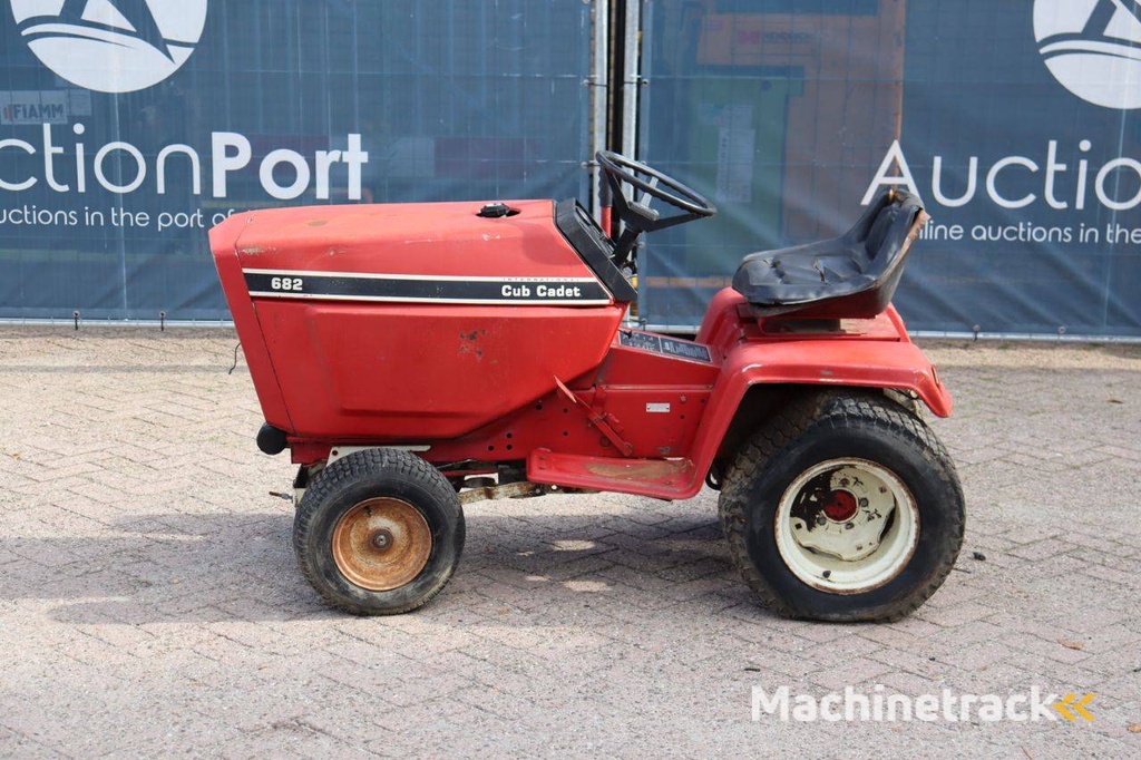 Minitractor Cub Cadet 682 Diesel 17pk