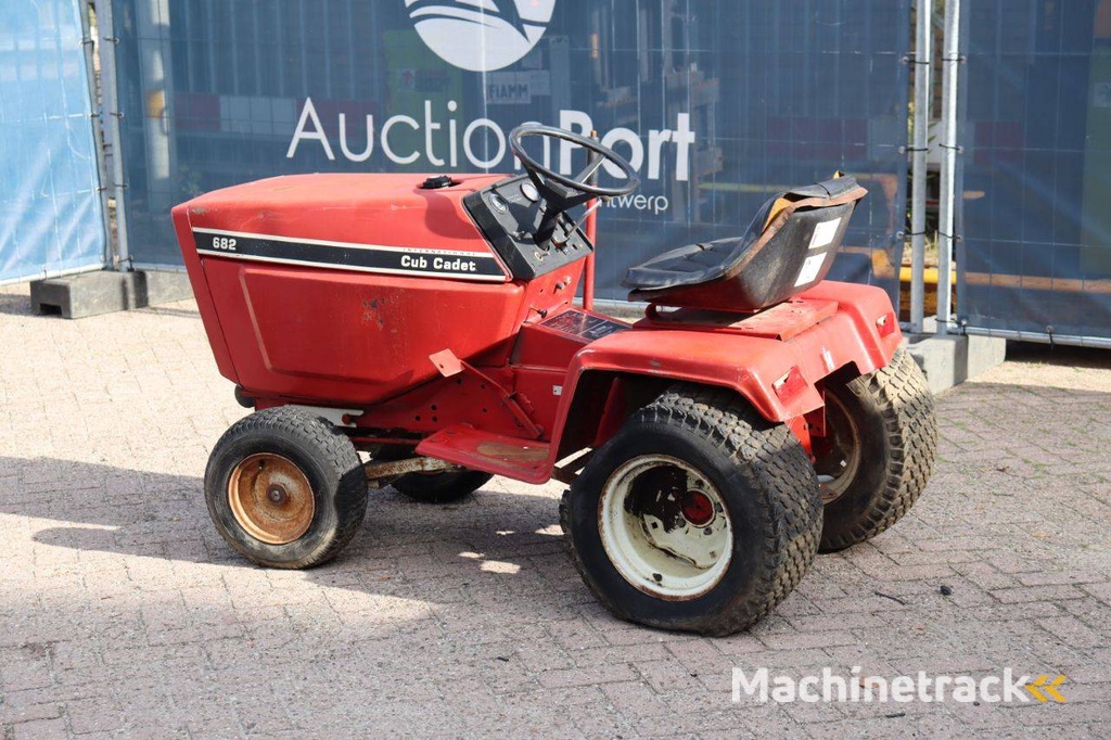 Minitractor Cub Cadet 682 Diesel 17pk