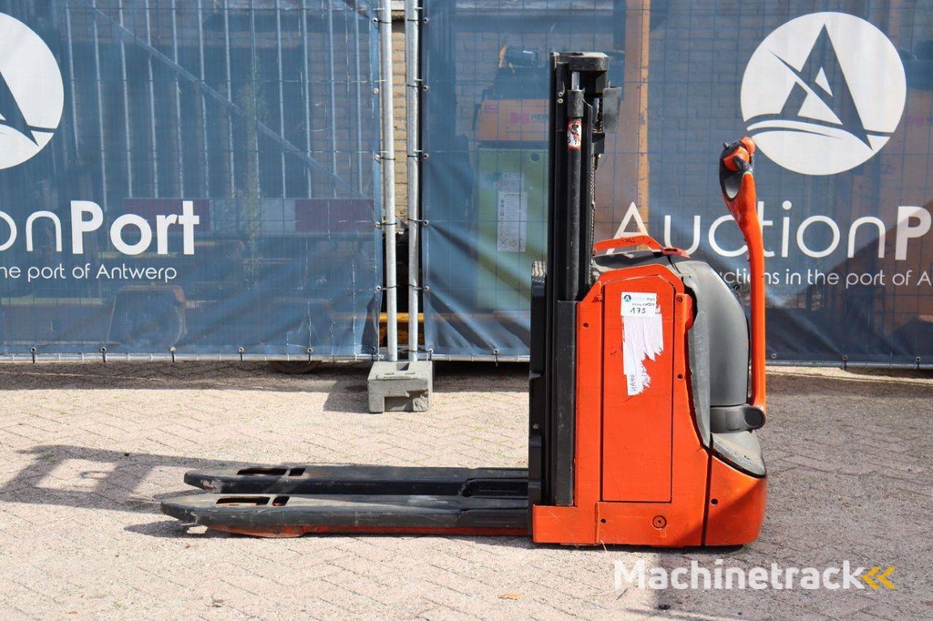 Stacker Linde D08 Electric 1800kg 2015