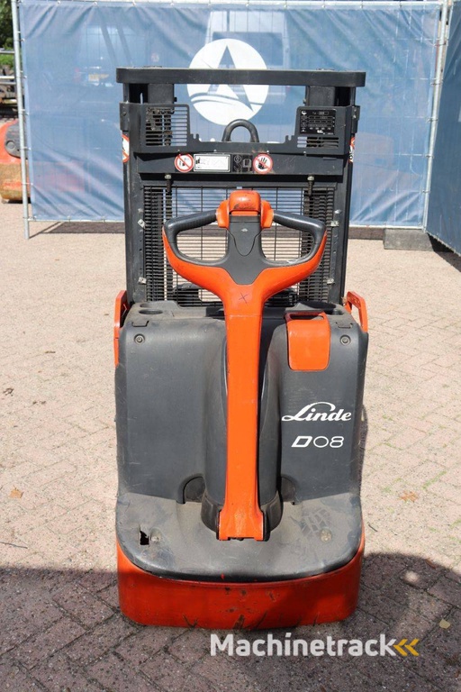 Stacker Linde D08 Electric 1800kg 2015