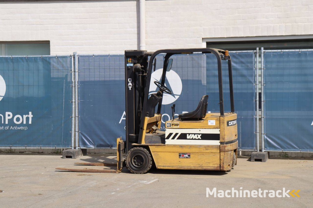 Caterpillar VMAX Electric Forklift