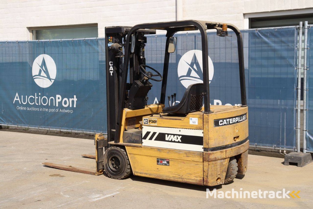 Caterpillar VMAX Electric Forklift