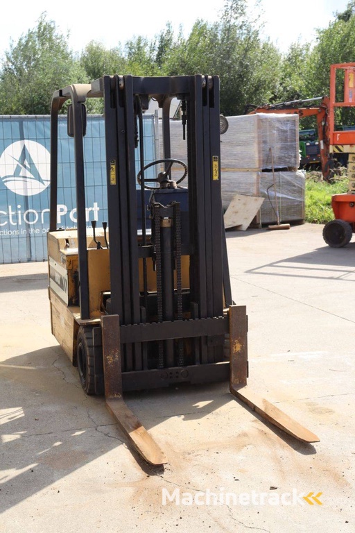 Caterpillar VMAX Electric Forklift